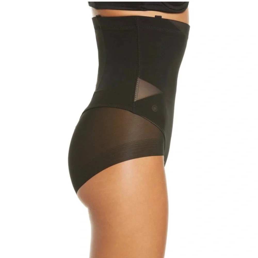 HoneyLove SuperPower Brief Size Small